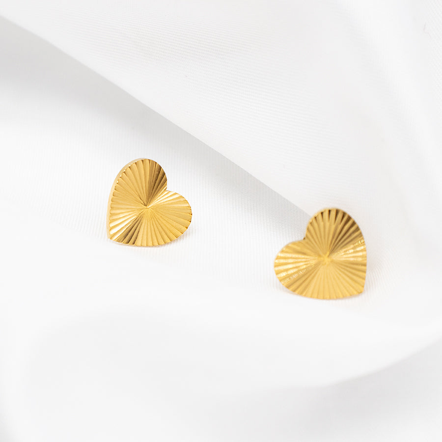 Vintage 18K Gold Ribbed Earrings