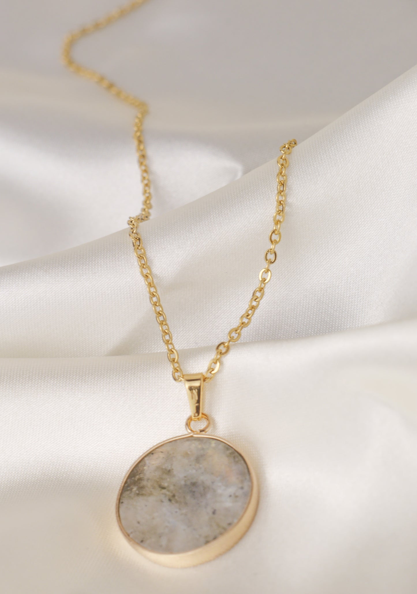 18K Gold Labradorite Circle Necklace